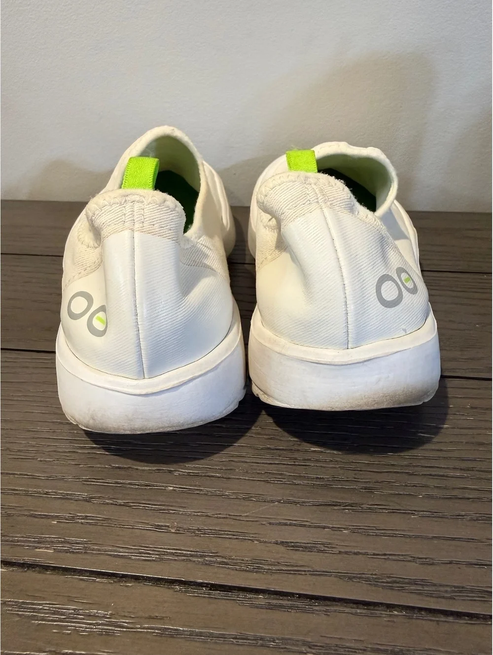 OOFOS white slip